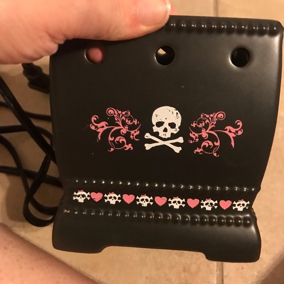 Scentsy DIY Skull Black Wax Warmer - Picture 3 of 5